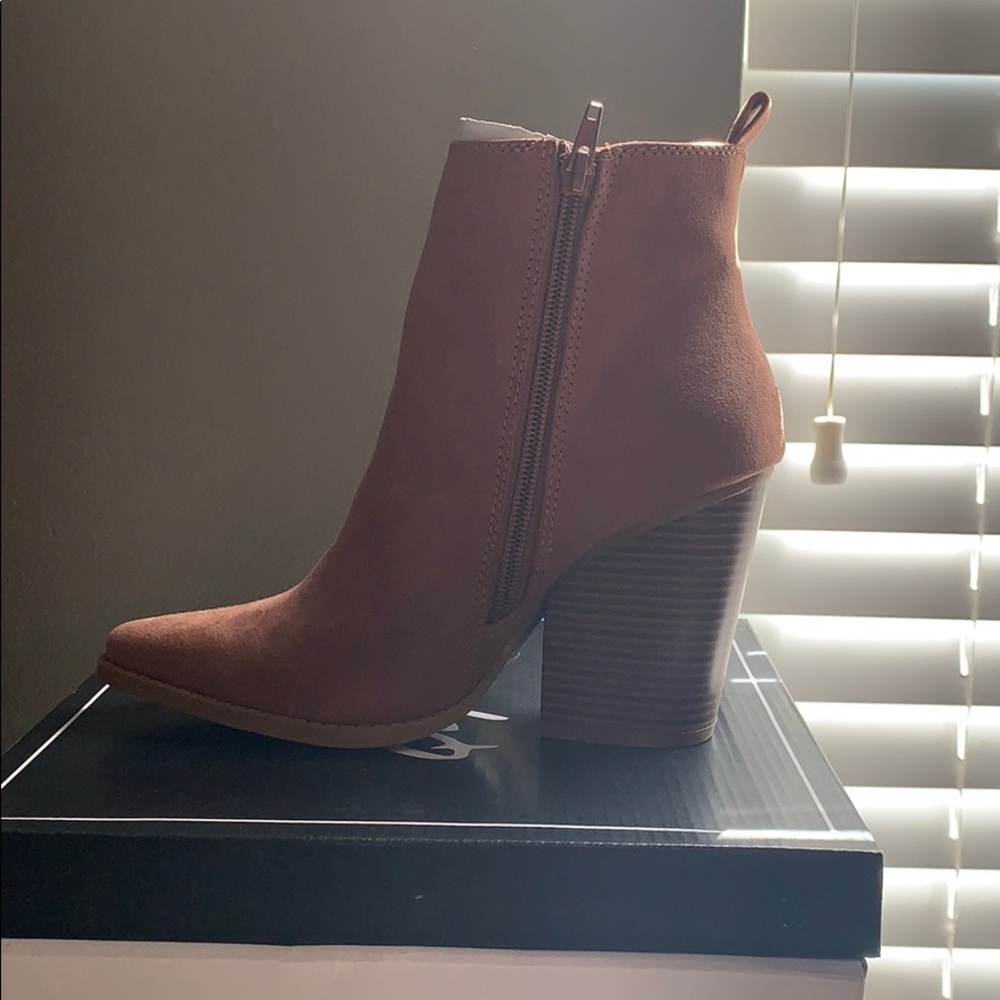 Quipd slay almond toe ankle boots